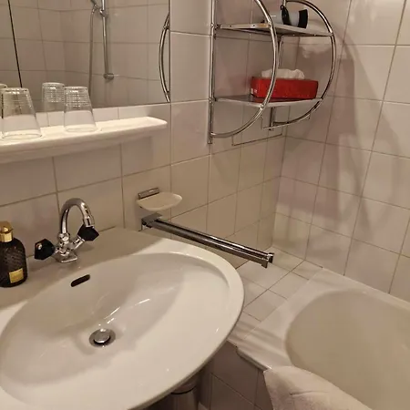 Alpenrose Bed and Breakfast Κίτσμπουελ