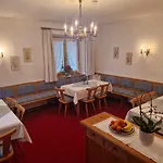 Alpenrose Bed & Breakfast 3*